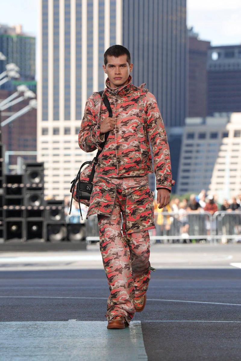 Off-White S/S '25 di New York Fashion Week 2024 (dok. Off-White)