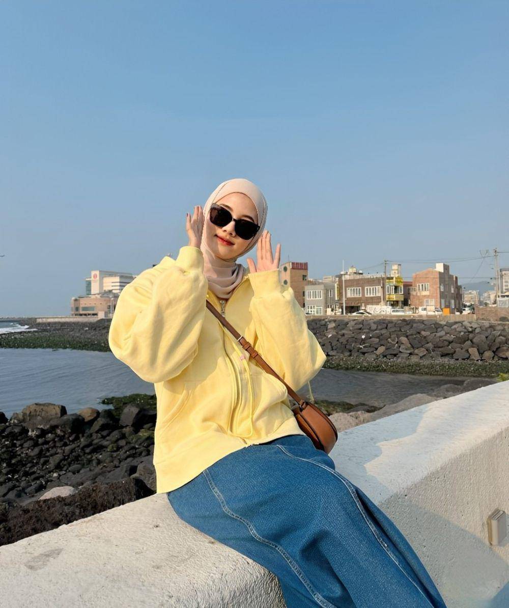Ilustrasi OOTD ke pantai (instagram.com/raniaskdr_)