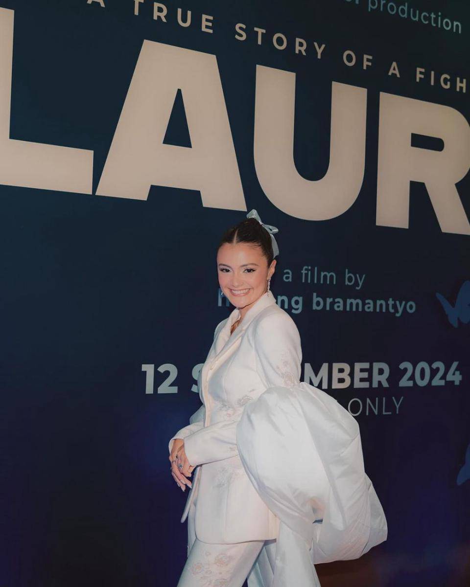 potret Amanda Rawles di gala premiere film Laura (instagram.com/amandarawles)