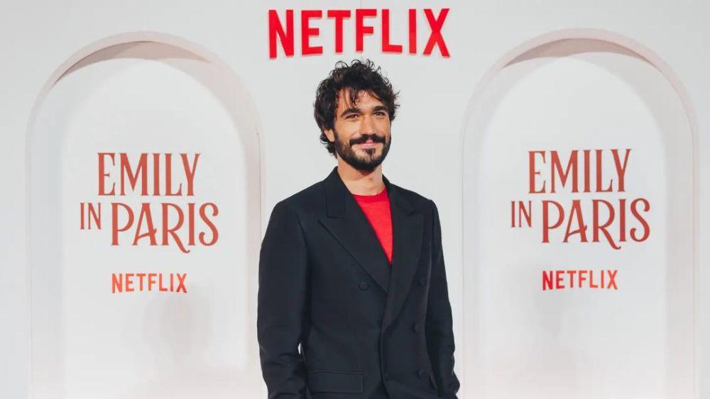 10 Potret Eugenio Franceschini, Aktor Baru di Emily in Paris 4 Part 2