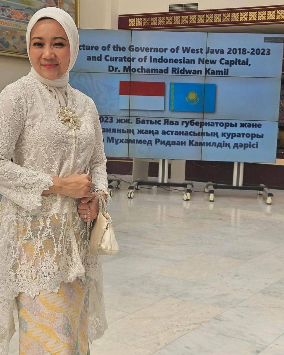 potret Ridwan Kamil raih gelar profesor (instagram.com/ataliapr)