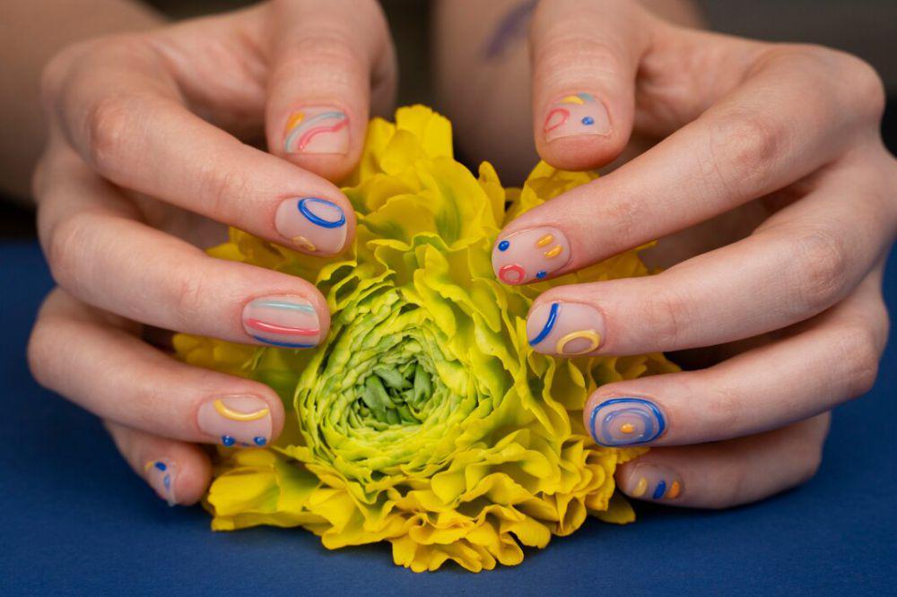 Ilustrasi nails art (freepik.com/freepik)