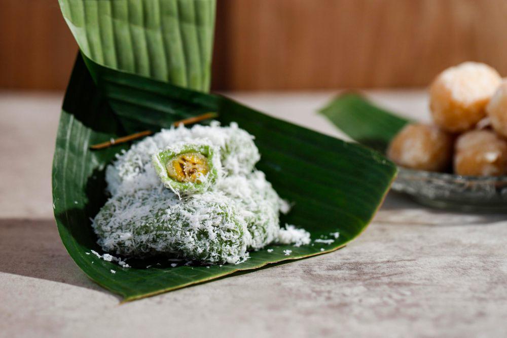 ilustrasi kue putri noong atau pisang rai (vecteezy.com/ikarahma)