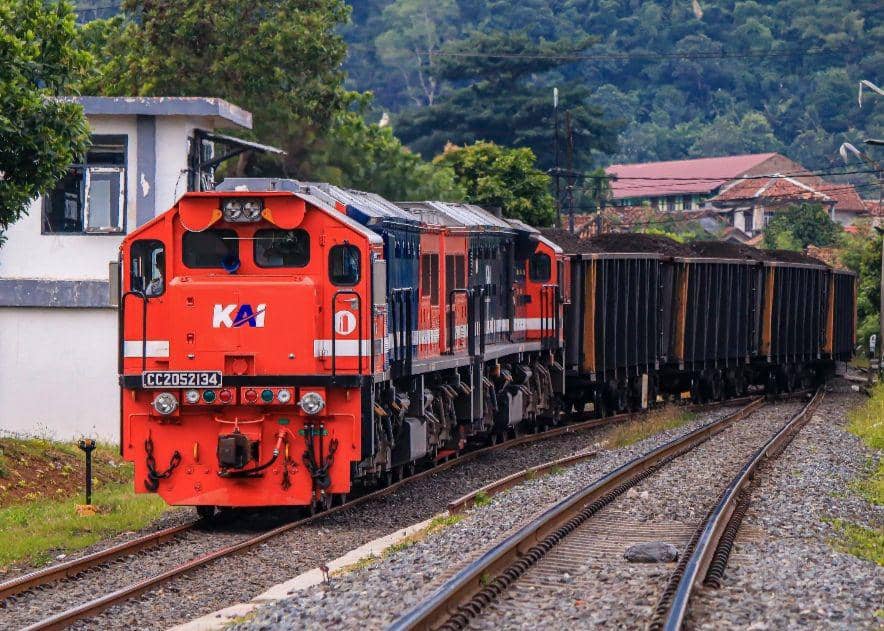 2 Pria Way Kanan Gasak Puluhan Besi Rel Kereta, Bikin Rugi Rp670 Juta