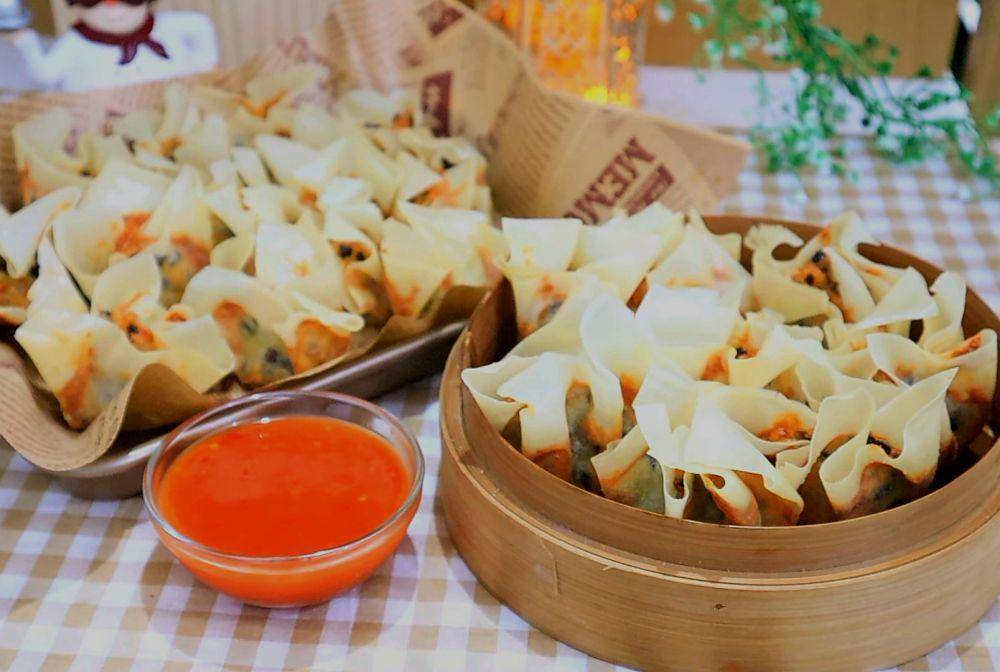 ilustrasi dimsum goreng isi ayam sayur (instagram.com/Uli's Kitchen)