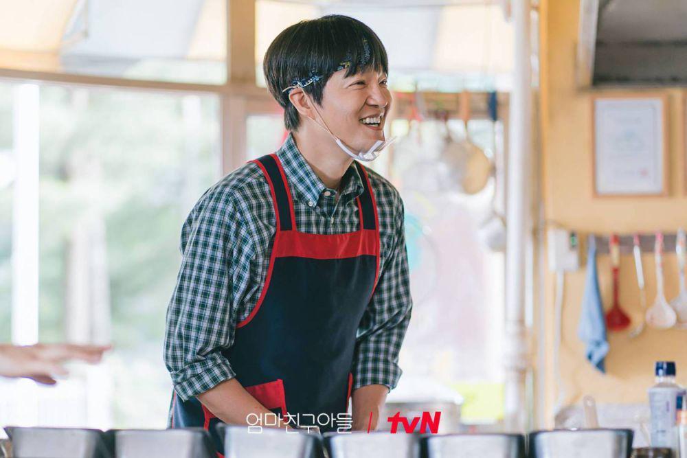 Bae Geun Sik (Cho Han Chul) dalam drama Love Next Door (dok. tvN/Love Next Door)