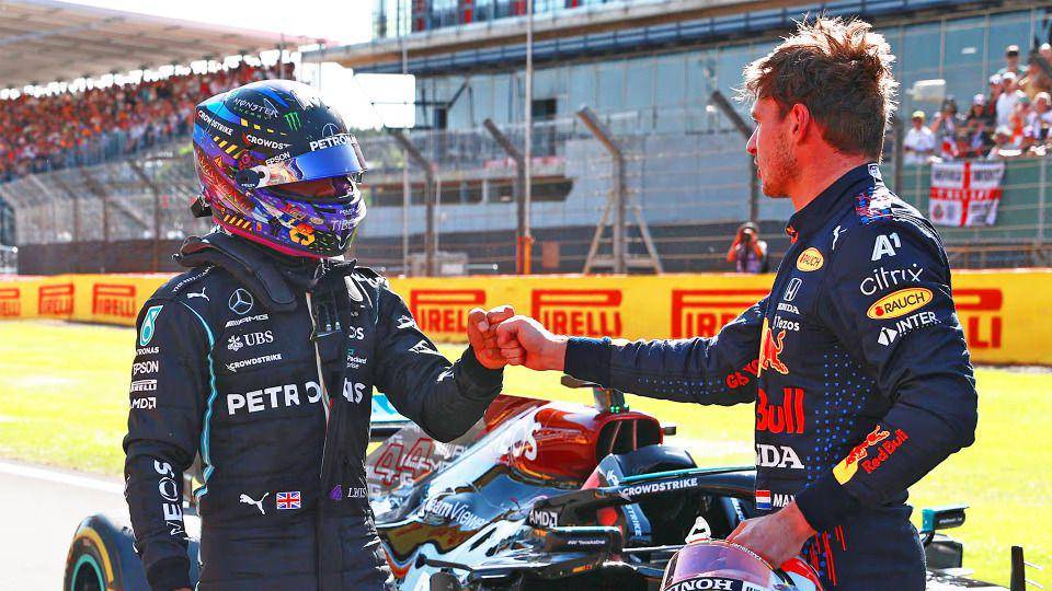 Lewis Hamilton dan Max Verstappen (formula1.com)