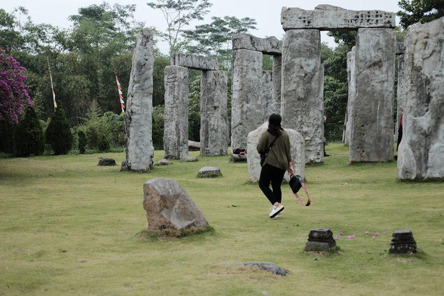 potret Stonehenge Yogyakarta (unsplash.com/@arifubayy)