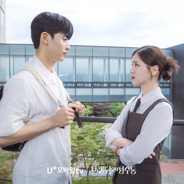 Still cut Kim Ji Eun dan Park Solomon di drama Branding in Seongsu (dok.U+mobiletv/Branding in Seongsu)