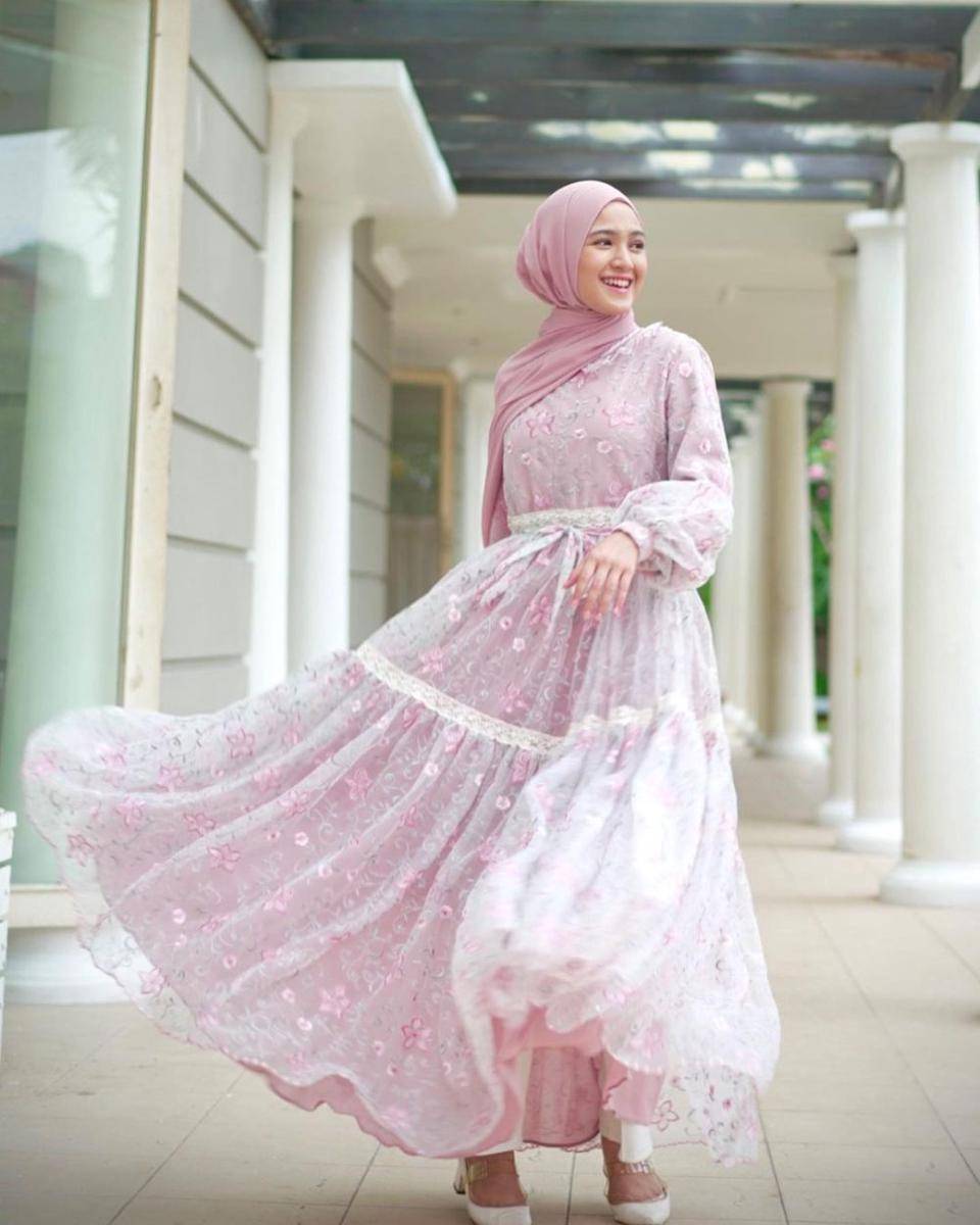 Cut Syifa (instagram.com/cutsyifaa)