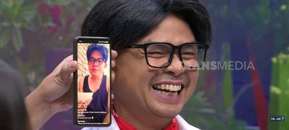 potret kocak Wendi Cagur impersonate dan cosplay jadi Dikta (youtube.com/TRANS7Official)