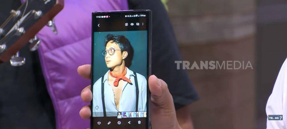 potret kocak Wendi Cagur impersonate dan cosplay jadi Dikta (youtube.com/TRANS7Official)