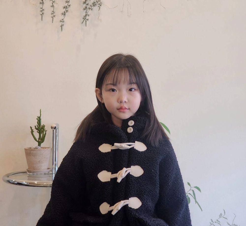 Shim Ji Yoo (instagram.com/0.00275t)
