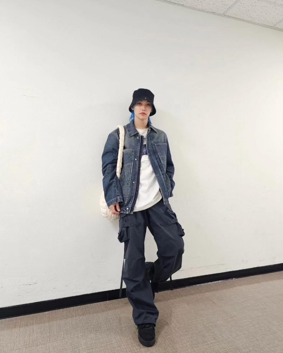 outfit denim ala Felix Stray Kids (instagram.com/realstraykids)