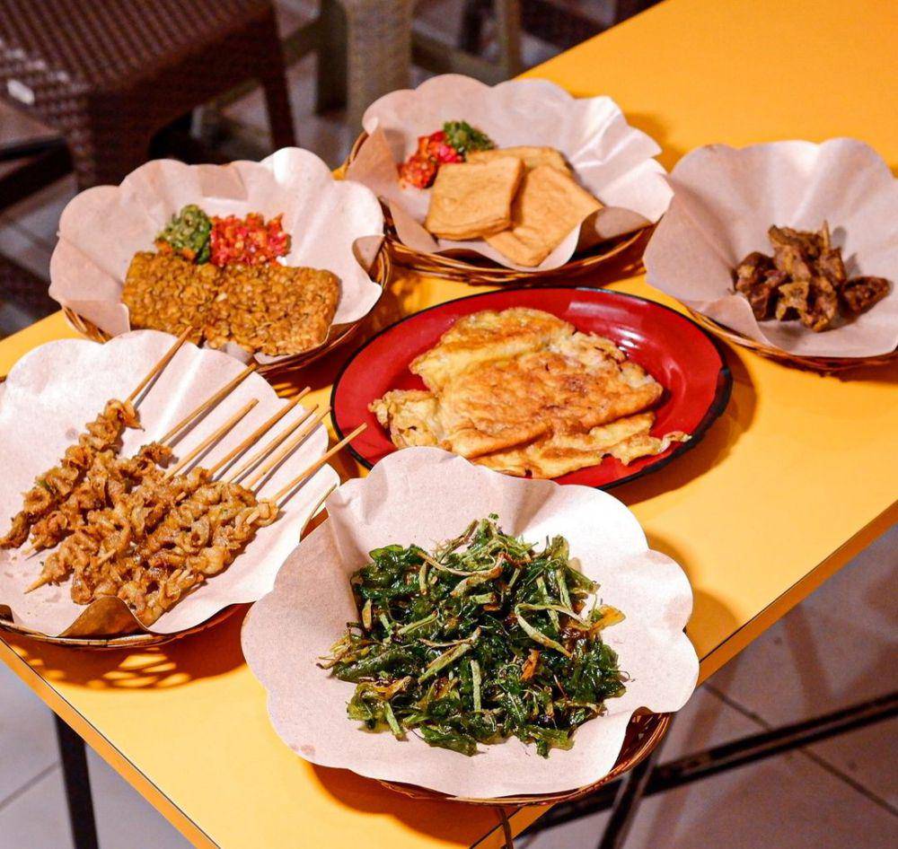 Pilihan menu Ayam Goreng & Iga Bakar Djayantie (instagram.com/djayantie_warung)