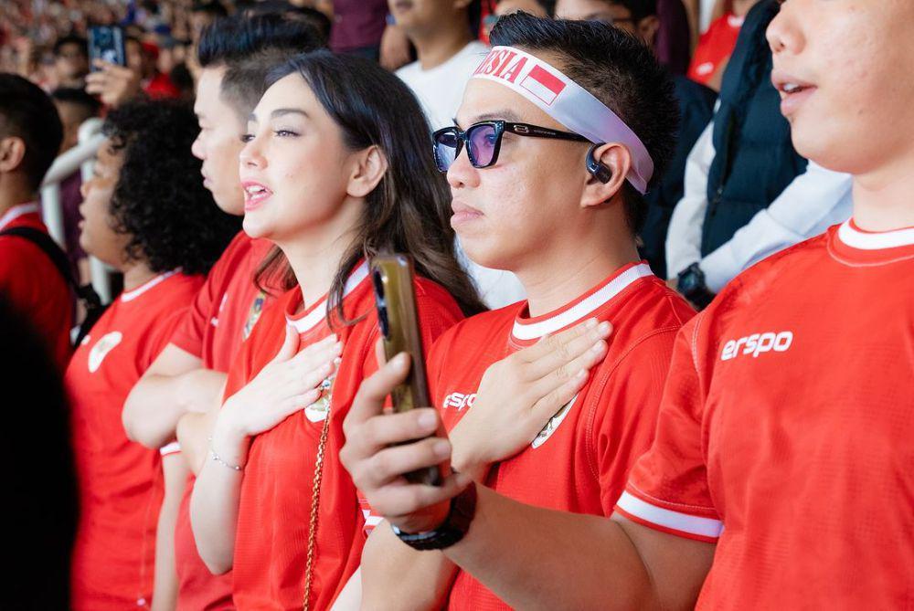 Celine Evangelista nonton timnas Indonesia vs. Australia. (instagram.com/aanstory)