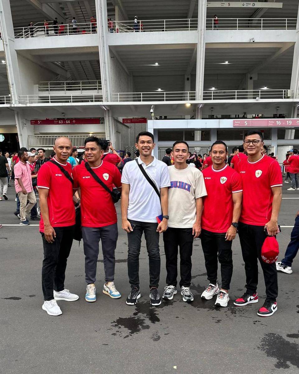 mantan atlet Timnas Indonesia nonton Timnas Indonesia (instagram.com/4tep)