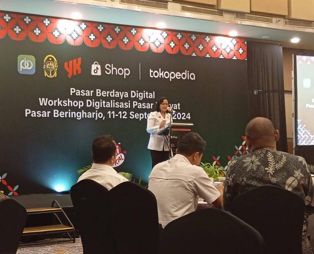 sambutan Kepala Dinas Perdagangan Kota Yogyakarta, Veronica Ambar Ismuwardani di hotel Harper Yogyakarta, Rabu (11/9/2024). (IDN Times/Abdul Khalim Mubaroq)