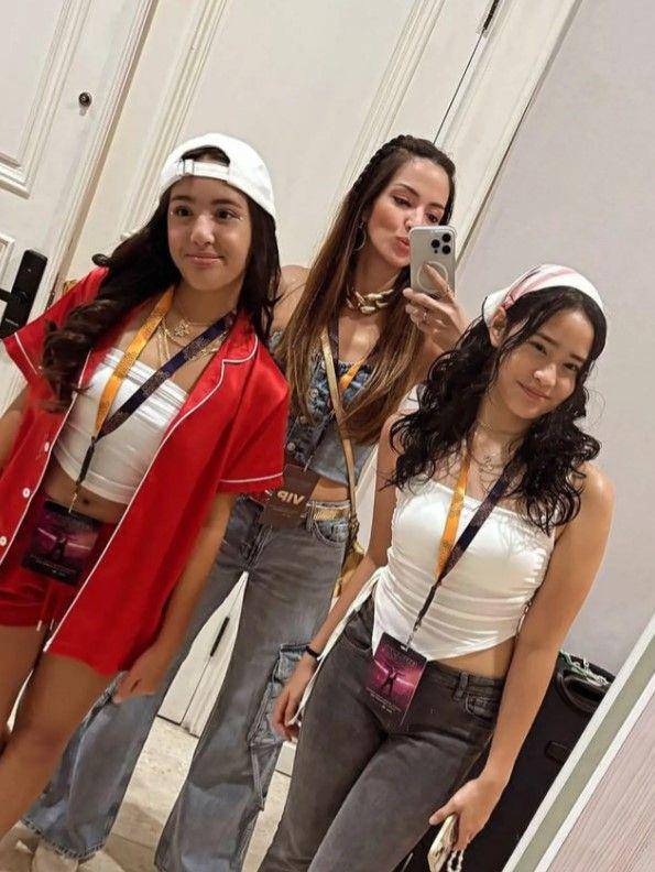 potret Nia Ramadhani temani anak nonton konser Bruno Mars (instagram.com/ramadhaniabakrie)