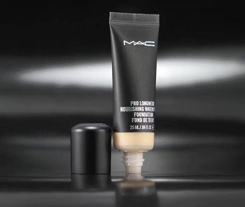 MAC Pro Longwear Nourishing Waterproof Foundation (shopee.co.id/Starplus Beauty)