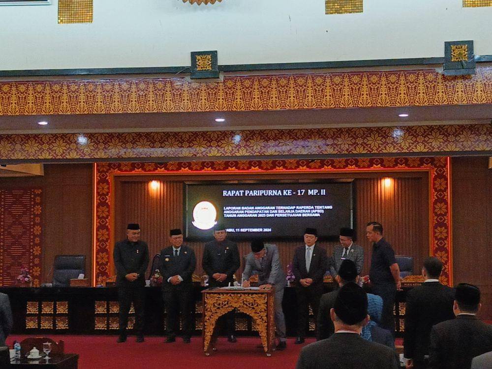 Rapat Paripurna DPRD Palembang tentang APBD Pemkot 2025 (Dok. Kominfo Palembang)