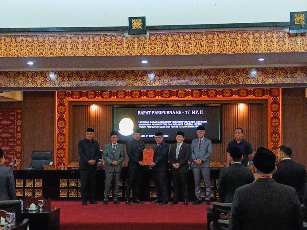 Rapat Paripurna DPRD Palembang tentang APBD Pemkot 2025 (Dok. Kominfo Palembang)