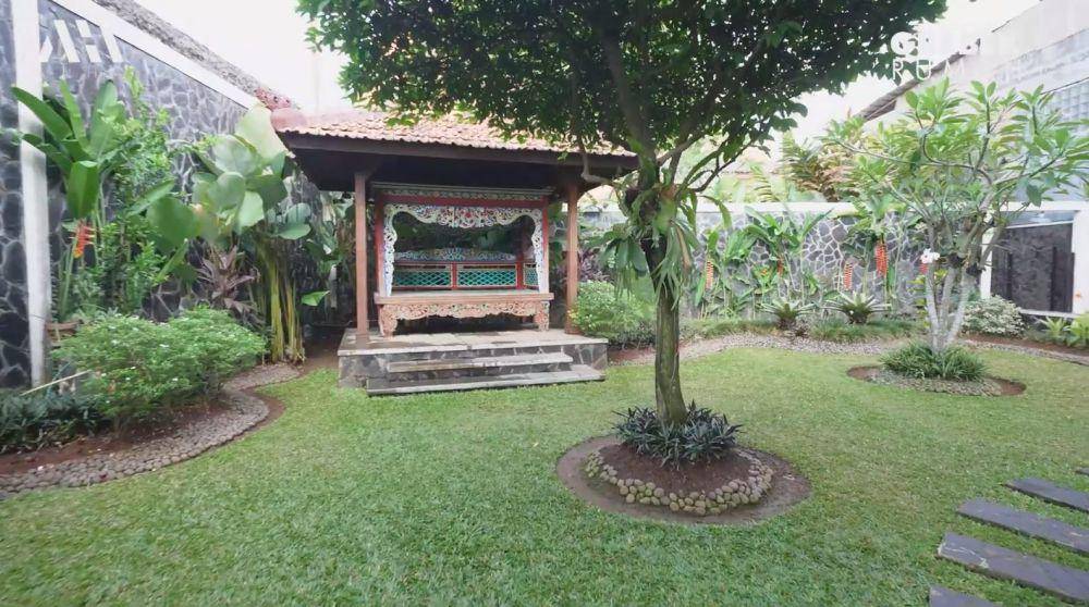 rumah Rieke Diah Pitaloka (YouTube.com/Atta Halilintar)