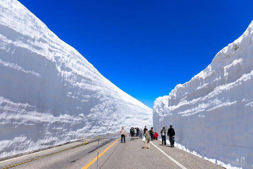 potret Tateyama Kurobe Alpine Route (commons.m.wikimedia.org/くろふね)