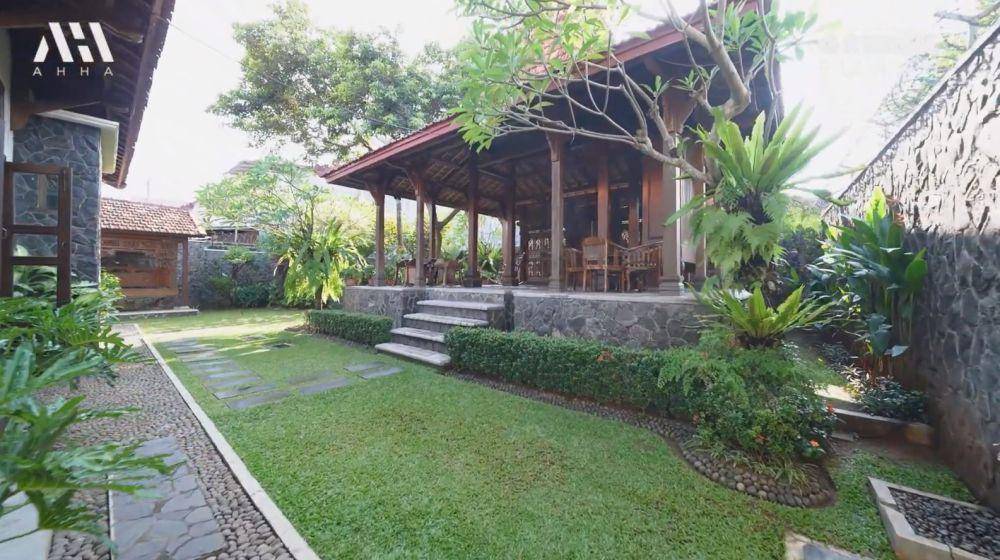 rumah Rieke Diah Pitaloka (YouTube.com/Atta Halilintar)