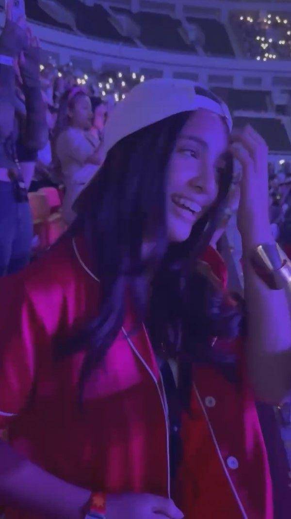 potret Nia Ramadhani temani anak nonton konser Bruno Mars (instagram.com/ramadhaniabakrie)