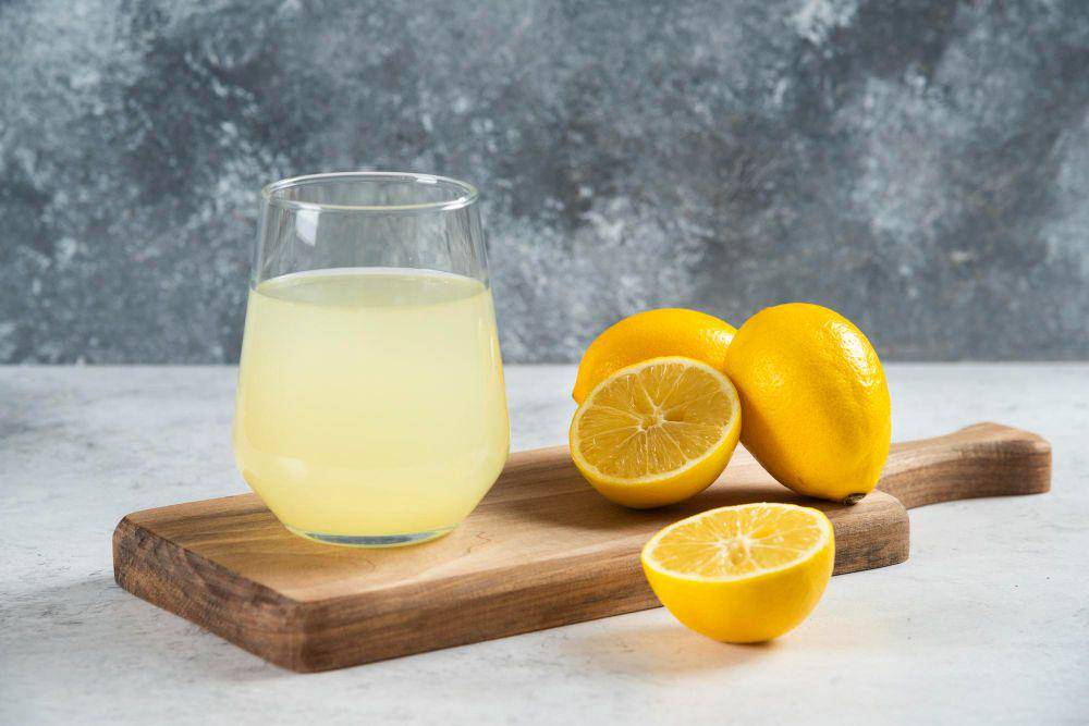 ilustrasi perasan jeruk lemon (freepik.com/azerbaijan-stockers)