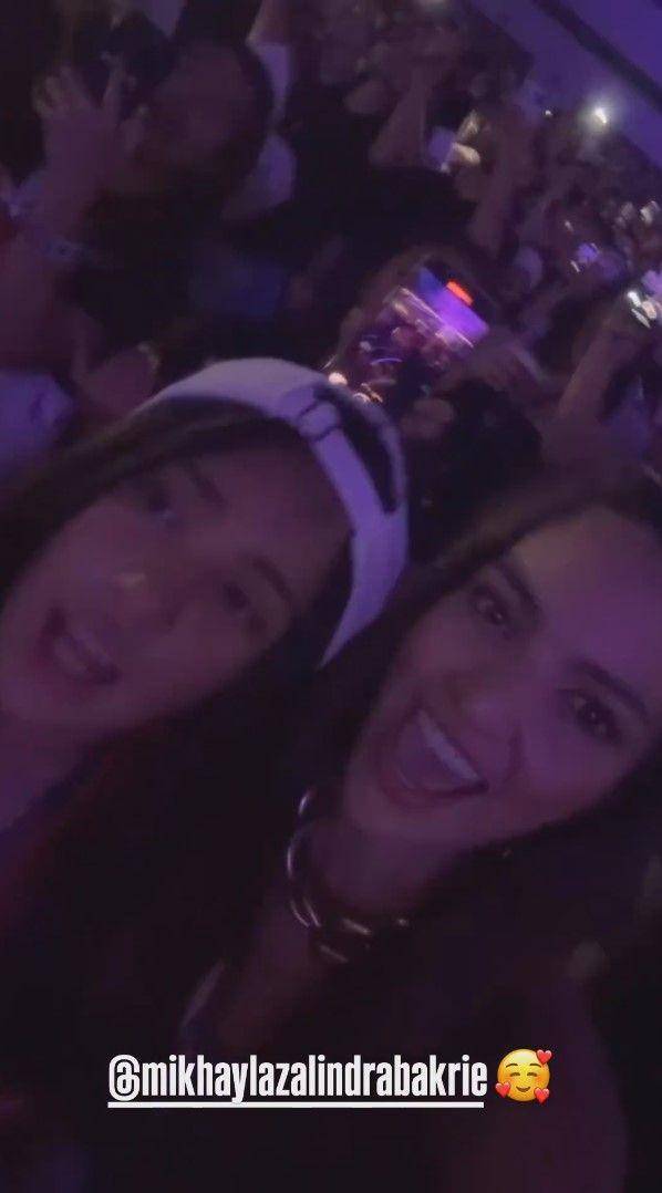 potret Nia Ramadhani temani anak nonton konser Bruno Mars (instagram.com/ramadhaniabakrie)