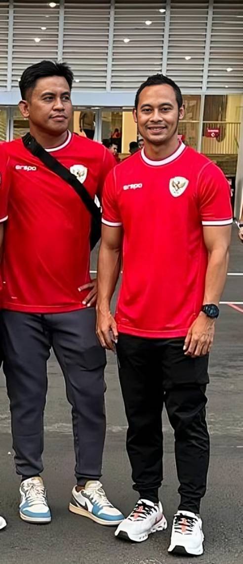 mantan pemain Timnas Indonesia dukung Timnas Indonesia (instagram.com/4tep)