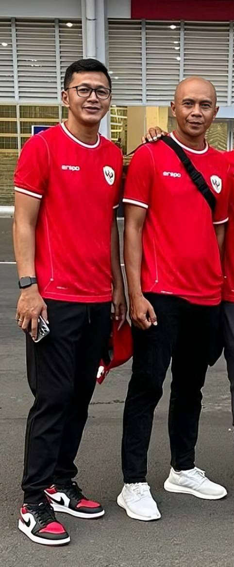 mantan pemain Timnas Indonesia dukung Timnas Indonesia (instagram.com/4tep)
