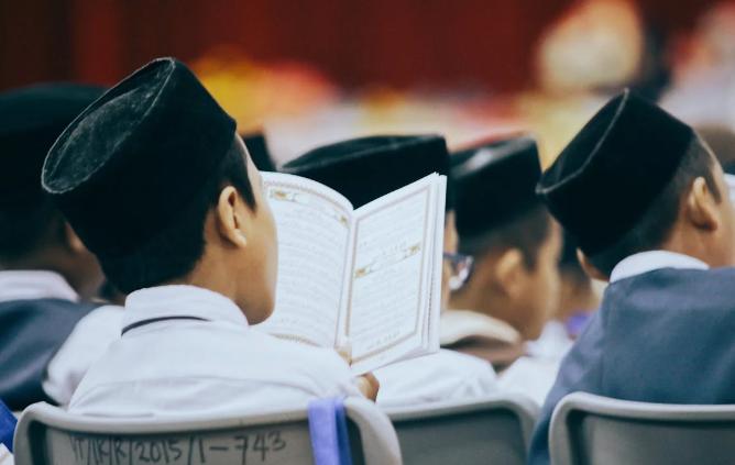 7 Contoh Proposal Maulid Nabi 2024, Jadi Referensi Terbaik!