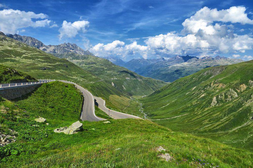 potret Great Alpine Road (unsplash.com/Claudio Biesele)