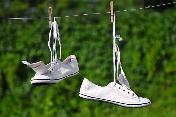 Ilustrasi cuci sepatu. https://www.istockphoto.com/alexnika