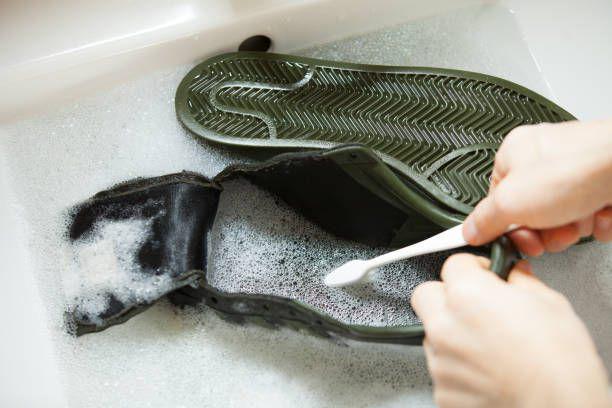Ilustrasi cuci sepatu. https://www.istockphoto.com/okugawa