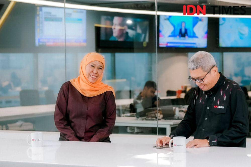 Khofifah Indar Parawansa dalam acara Gen Z Memilih di Kantor IDN HQ. (IDN Times/Herka Yanis)