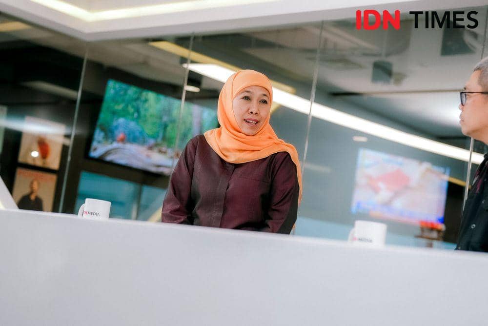 Khofifah Indar Parawansa dalam acara Gen Z Memilih di Kantor IDN HQ. (IDN Times/Herka Yanis)