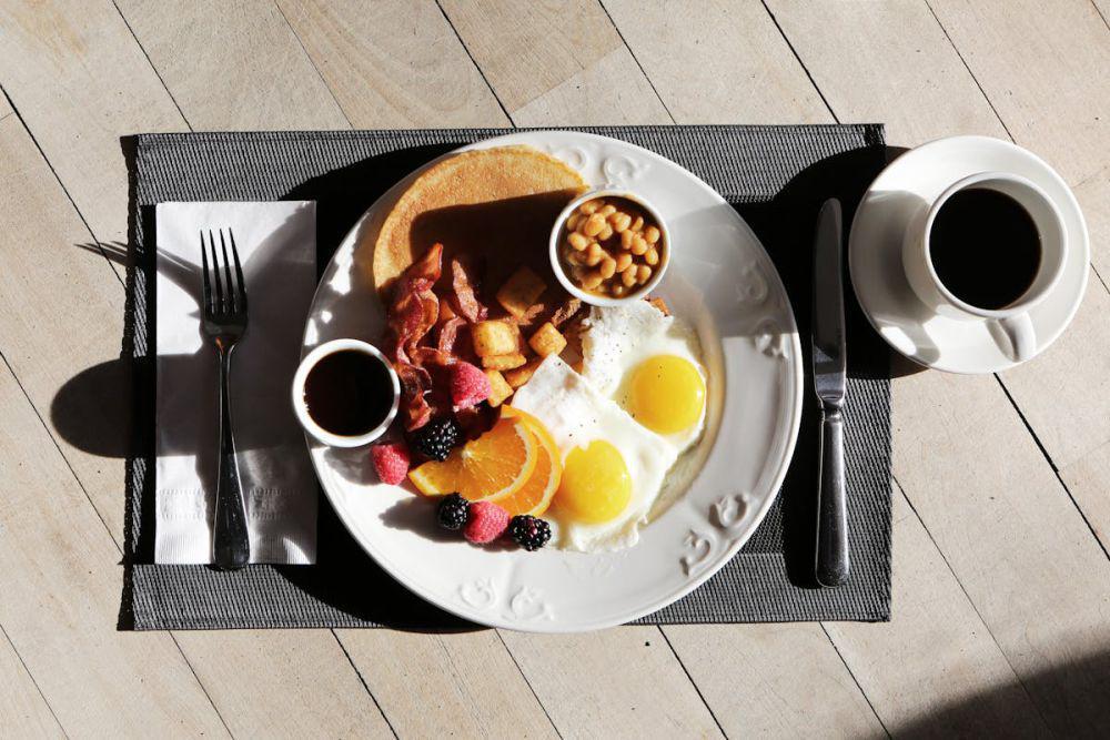 ilustrasi menu sarapan untuk usia 50 tahun (pexels.com/Life Of Pix)