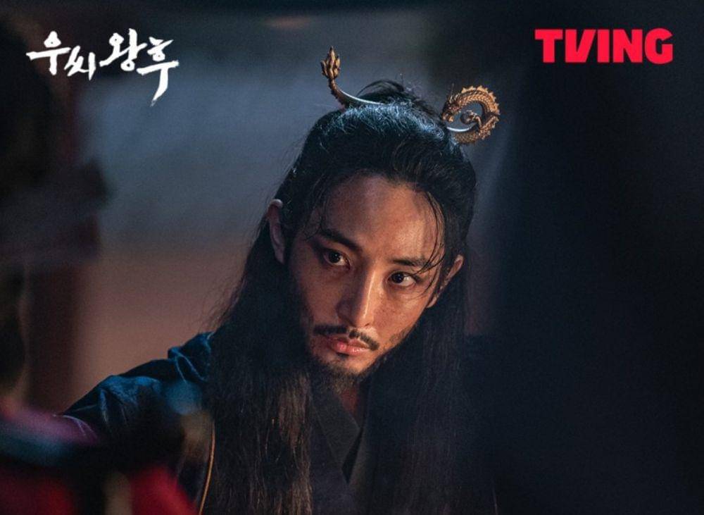 drakor Queen Woo