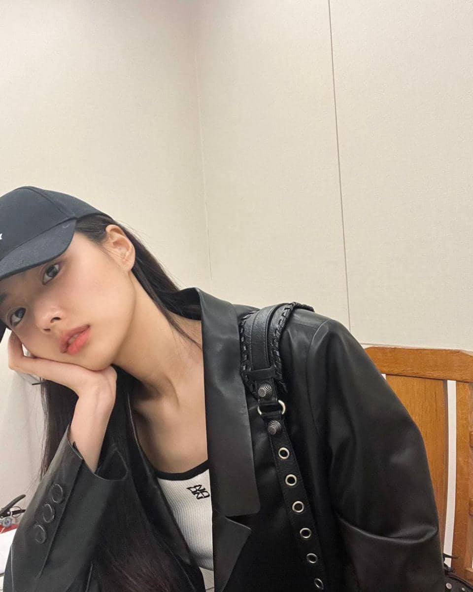 Kang Hyewon (instagram.com/hyemhyemu)