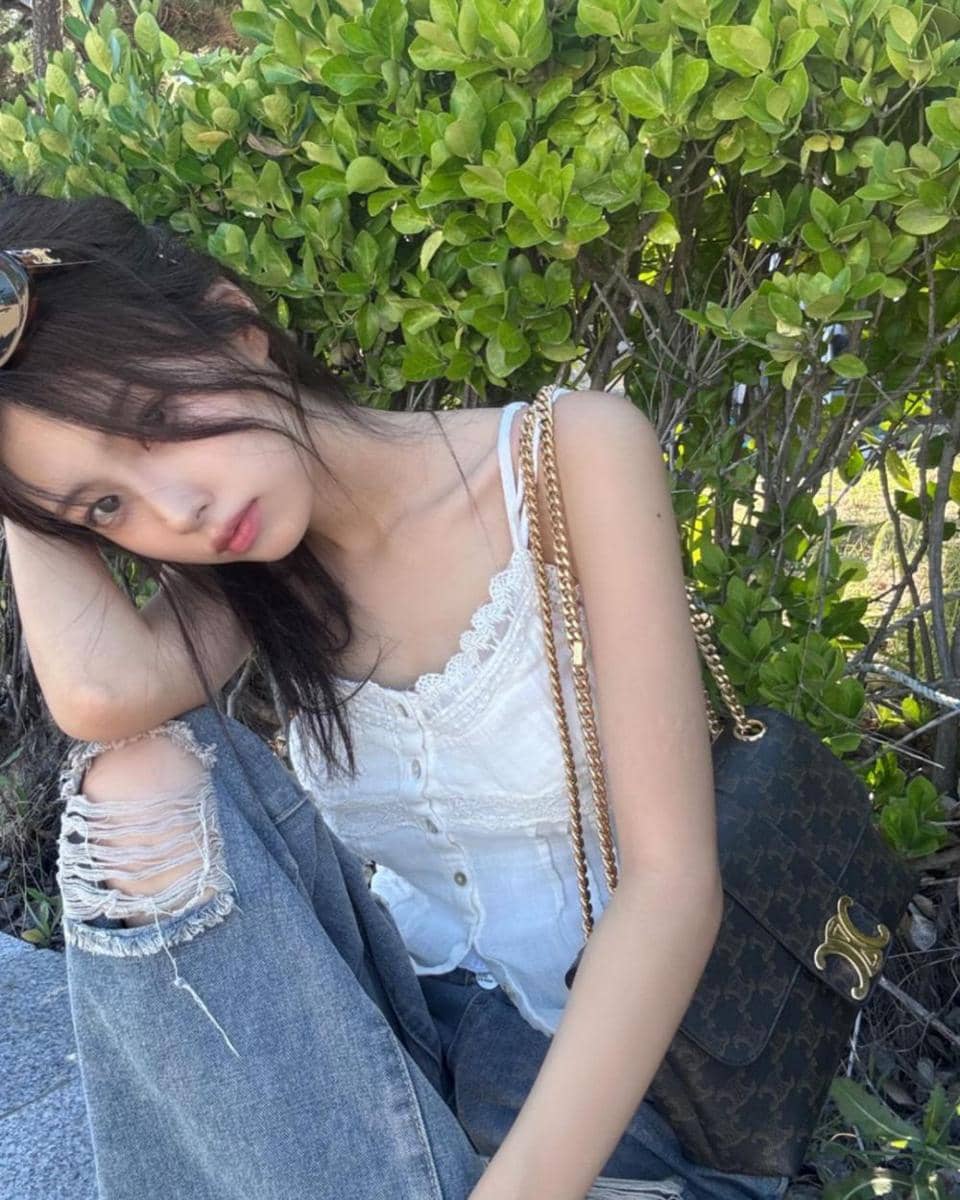 Kang Hyewon (instagram.com/hyemhyemu)