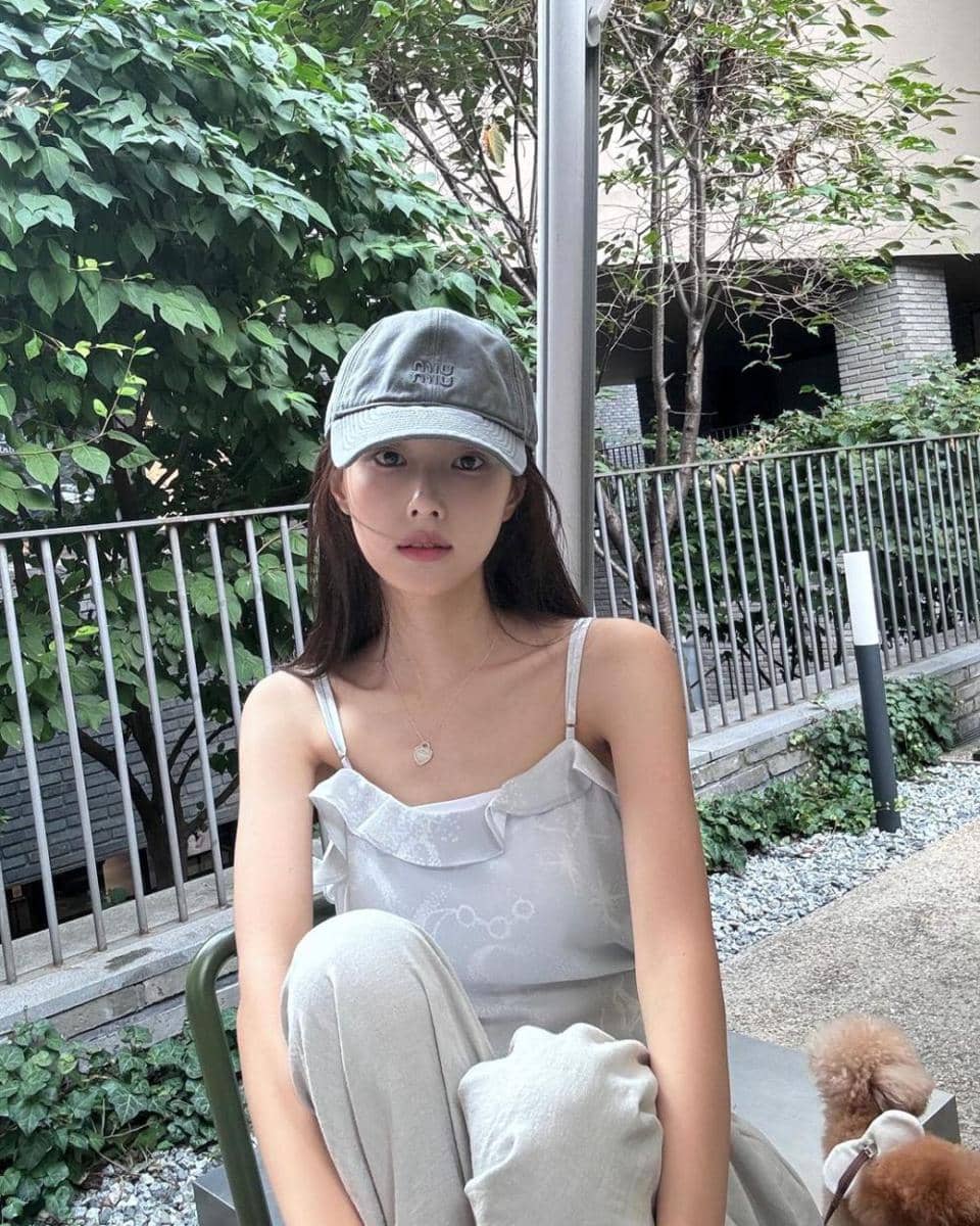 Kang Hyewon (instagram.com/hyemhyemu)
