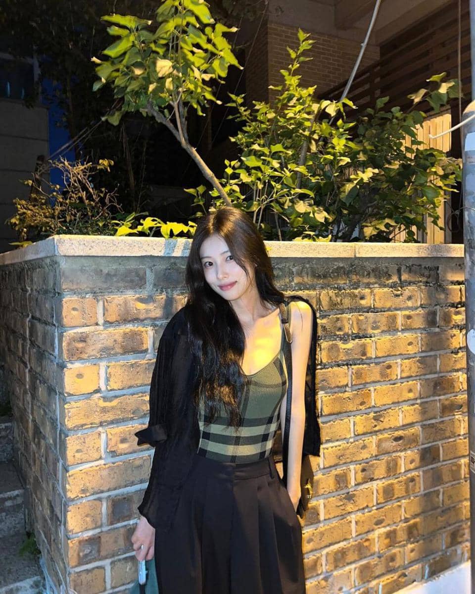 Kang Hyewon (instagram.com/hyemhyemu)