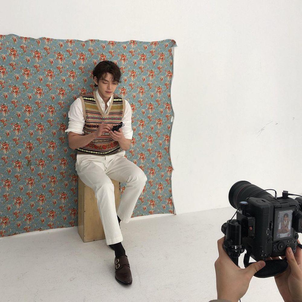 loose pants putih ala Kim Woo Bin (instagram.com/____kimwoobin)