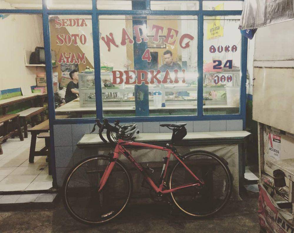 Warteg Berkah 24 Jam, Jagakarsa (instagram.com/mqurrota)