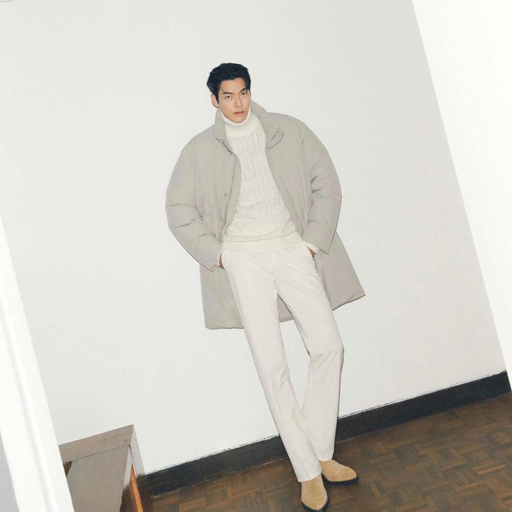 loose pants putih ala Kim Woo Bin (instagram.com/____kimwoobin)