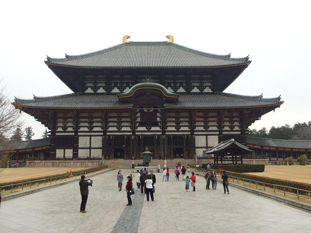 potret Nara (commons.m.wikimedia.org/Guilhem Vellut)